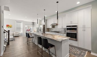 2824 Ridington Rd, Ann Arbor, MI 48105