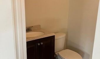 133 Central St 2L, Warwick, RI 02886