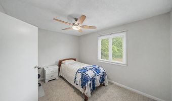 302 Village Cir, Altoona, IA 50009