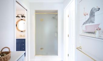 8 Key Ct, Newport, RI 02840
