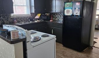 611 S Harrison Ave, Aurora, MO 65605