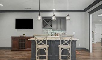 547 Roundtree Dr NE, Ada, MI 49301