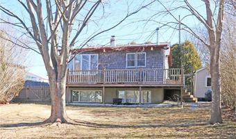 12 Draper Ave, Middletown, RI 02842