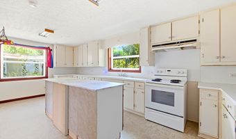 34 7th St, Apalachicola, FL 32320