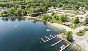 10 Wharf Rd, Center Harbor, NH 03226