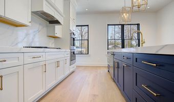 48 A E LAKE Dr, Annapolis, MD 21403