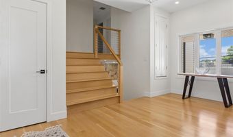 51 Dogwood Rd, Albertson, NY 11507