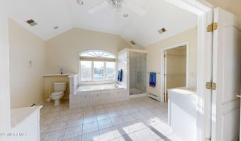11 Drake Dr, Bayville, NJ 08721