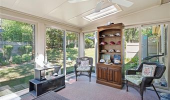 115 Pine Glen Dr, East Greenwich, RI 02818