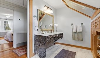 10 Hamilton Hl, Glocester, RI 02829