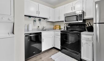 8608 VILLAGE Sq 15/8608, Alexandria, VA 22309