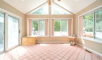 75 Hearthstone Dr, Cheshire, CT 06410
