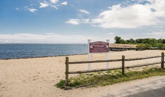 61 Archer Ave S, Bayville, NJ 08721
