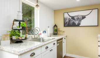 330 Chestnut Hill Rd, Colchester, CT 06415