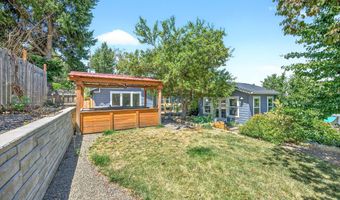 1108 Park St, Ashland, OR 97520