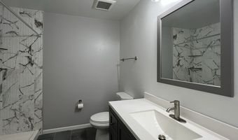 2415 N KENNICOTT Dr N 2D, Arlington Heights, IL 60004