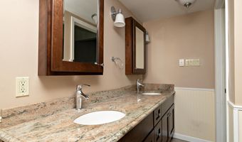 325 ALBANY Ave, Barrington, NJ 08007