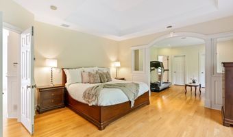 64 Warren Gln, Burlington, CT 06013