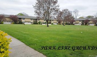 700 Broadway 28, Amityville, NY 11701