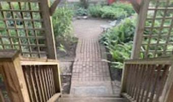 130 S Pine St, Arcola, IL 61910