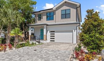 211 BELVEDERE St, Atlantic Beach, FL 32233
