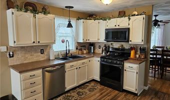 3 Bank St, Cranston, RI 02920