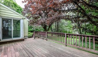 34 Valerie Ln, Danbury, CT 06811