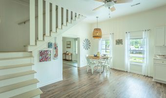110 14th St, Apalachicola, FL 32320