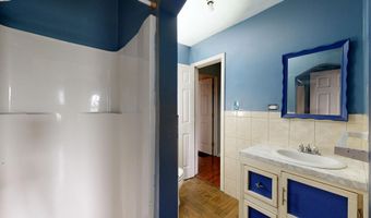445 W River Rd, Augusta, ME 04330