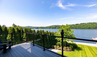 156 N Lake Shore Dr, Brookfield, CT 06804