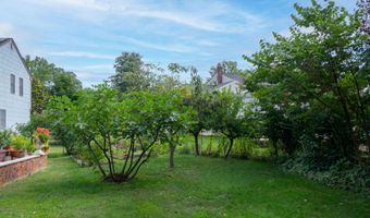 34 Michele Dr, Middletown, NJ 07748