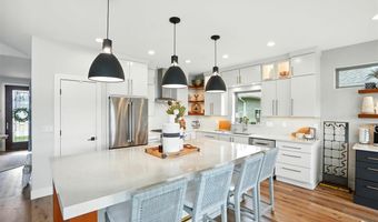 430 Carlyle Dr, North Liberty, IA 52317