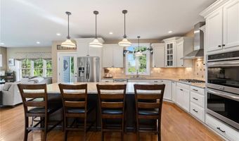 102 Fairhaven Rd, Cumberland, RI 02864