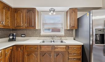 18755 Dale Ave, Allen Park, MI 48101