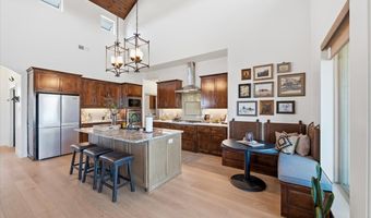 570 S Point Ct, Aledo, TX 76008