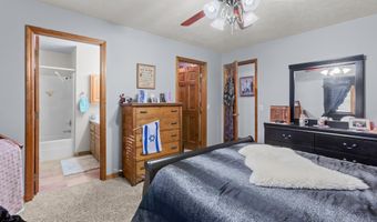 2007 Oakridge Dr, Ava, MO 65608