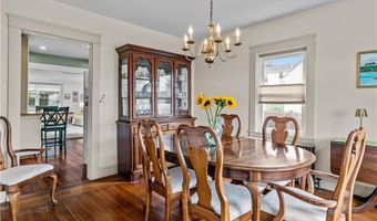 129 Bliss Mine Rd, Newport, RI 02840