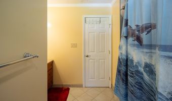 51 Aspen Cir, Albany, NY 12208