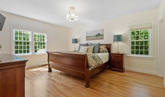 158 Kettle Hole Rd, Bolton, MA 01740