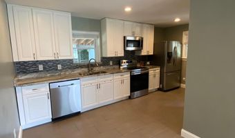 5915 BROOKLAND Rd, Alexandria, VA 22310