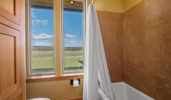 10771 E Langell Valley Rd, Bonanza, OR 97623
