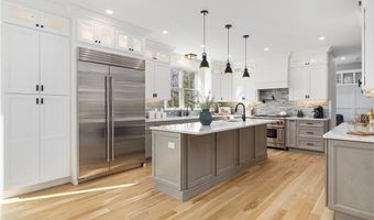 35 Beech Crest Rd, East Greenwich, RI 02818