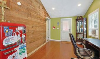 417 Lake Washington Dr, Glocester, RI 02814