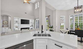 435 MANNS HARBOR Dr, Apollo Beach, FL 33572