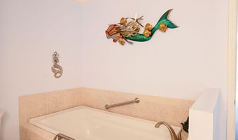 16 Amberwood Ct, Bourne, MA 02532