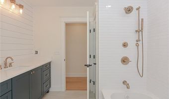 10 Linden Ave, East Providence, RI 02916