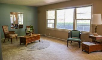 828 S 3rd St, Albion, NE 68620