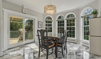 11 Macintosh Dr, Andover, NJ 07848