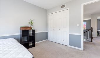 9 Lake Plumleigh Ct, Algonquin, IL 60102