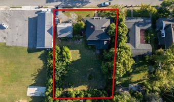 66 Weaver St, Baxley, GA 31513